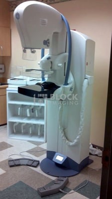 GE Senographe Essential Senoclaire with 3D Tomo Mammography