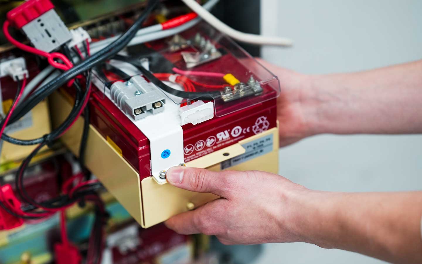 engineer repair battery multi-vendor